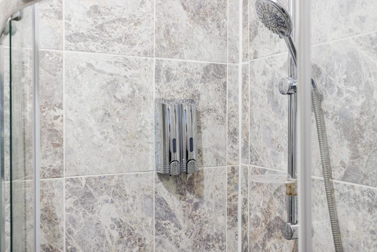 2 Bed Apartment London Bagian luar foto